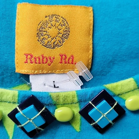 Ruby Rd. floral top - Picture 2 of 5